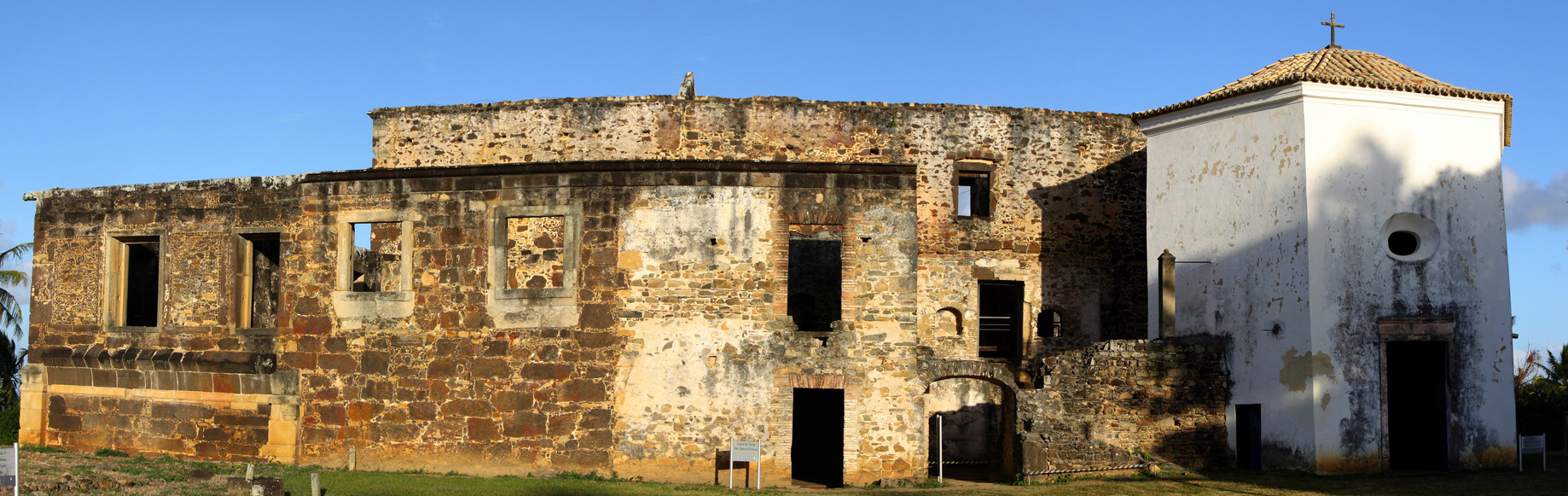 Panorama El Castillo Garcia D´Avila, Praia do Forte, Brazil